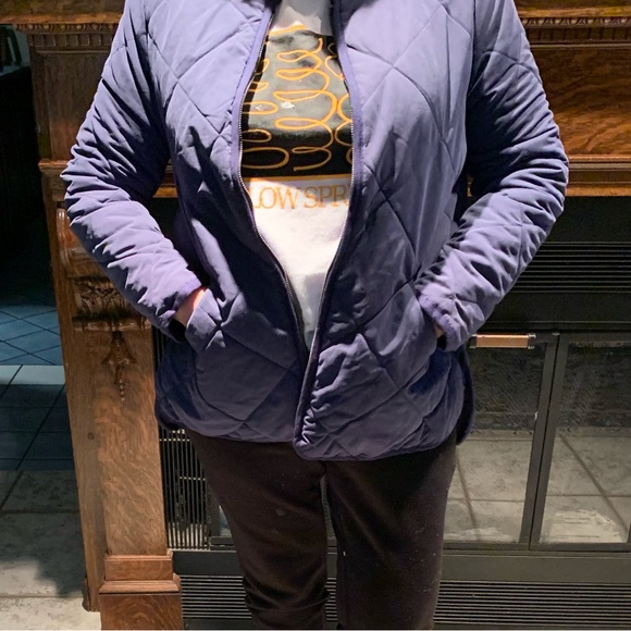 Old Navy Women’s Navy Blue “Quilted Puffer” Coat. Size Medium. - Picture 3 of 6